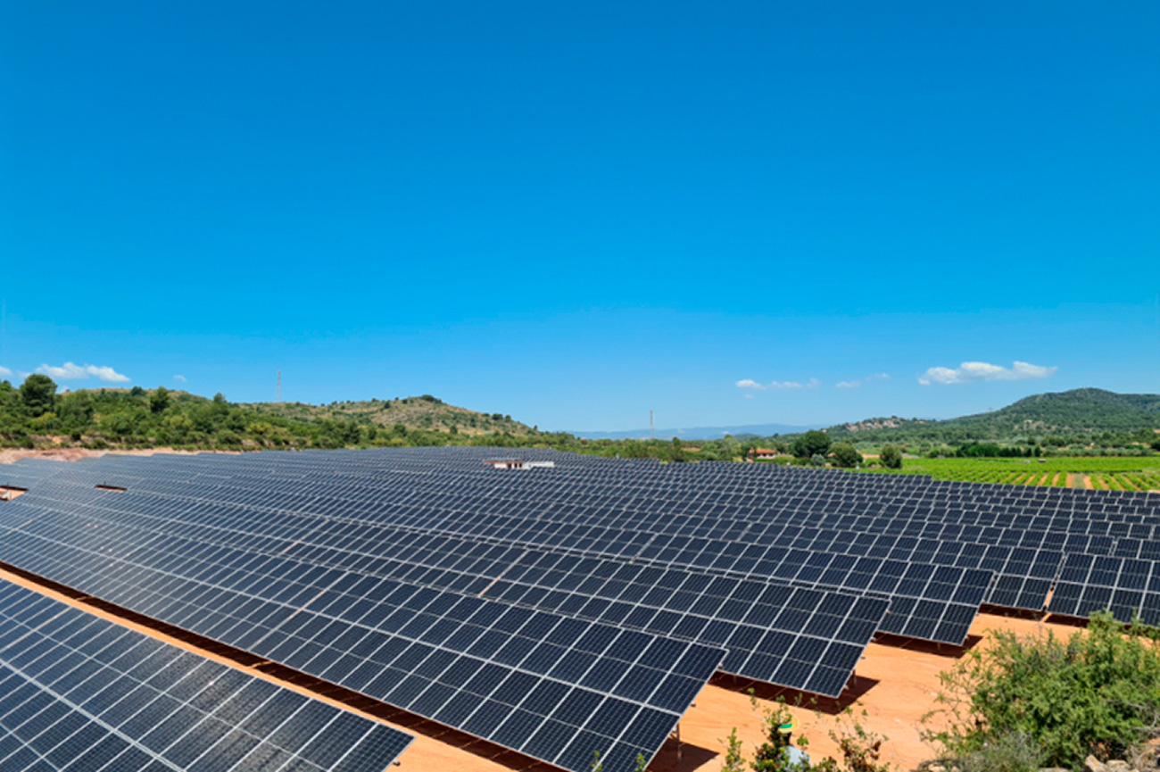 Placas solares fotovoltaica industriales. Pavener